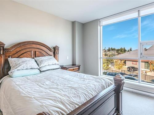 203-3529 Dolphin Dr, Nanoose Bay, BC - Indoor Photo Showing Bedroom