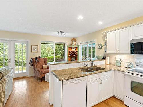 1651 Abbey Rd, Qualicum Beach, BC 