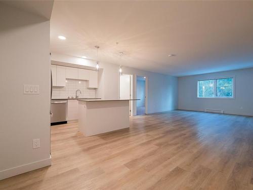 213-4820 Cedar Ridge Pl, Nanaimo, BC - Indoor Photo Showing Kitchen