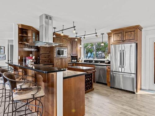 5657 Beaton Road, Kamloops, BC - Indoor Photo Showing Kitchen