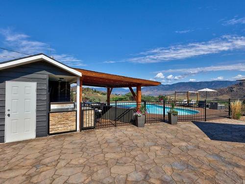 5657 Beaton Road, Kamloops, BC - Outdoor