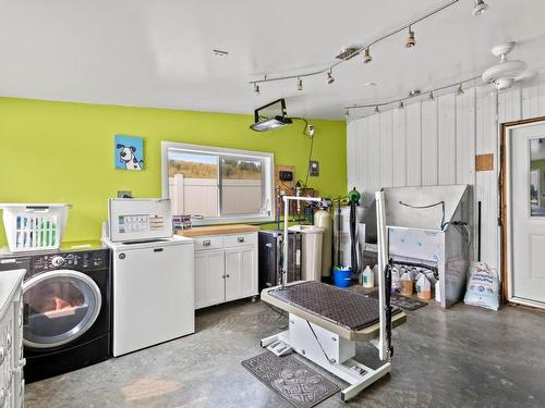 5657 Beaton Road, Kamloops, BC - Indoor Photo Showing Laundry Room