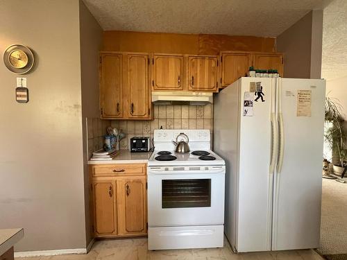 2199 Castillou Cres, Merritt, BC - Indoor Photo Showing Kitchen