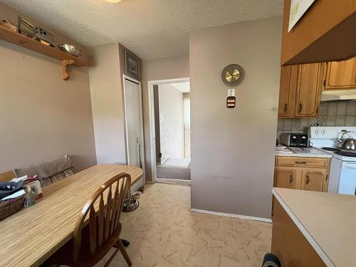 2199 Castillou Cres, Merritt, BC - Indoor Photo Showing Kitchen