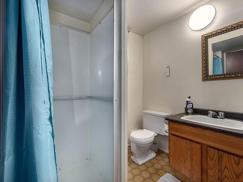 1208 Mesa Vista Drive, Ashcroft, BC - Indoor Photo Showing Bathroom