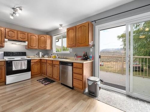 1208 Mesa Vista Drive, Ashcroft, BC - Indoor Photo Showing Kitchen