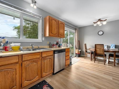 1208 Mesa Vista Drive, Ashcroft, BC - Indoor Photo Showing Kitchen With Double Sink