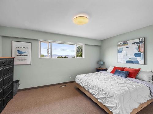 1039 Fraser Street, Kamloops, BC - Indoor Photo Showing Bedroom