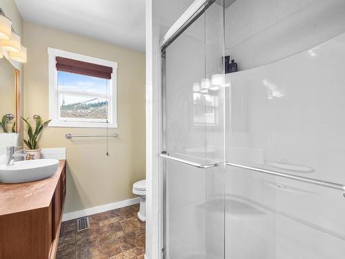 1039 Fraser Street, Kamloops, BC - Indoor Photo Showing Bathroom