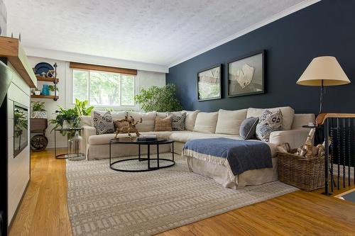 291 Appleby Road, Hamilton, ON - Indoor Photo Showing Living Room With Fireplace