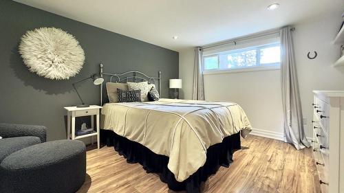 291 Appleby Road, Hamilton, ON - Indoor Photo Showing Bedroom