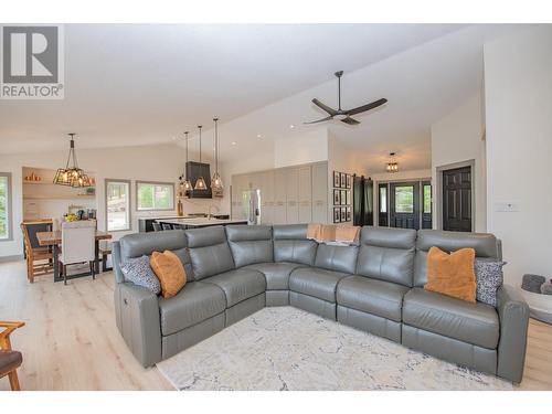 209 Horner Road, Lumby, BC - Indoor Photo Showing Living Room