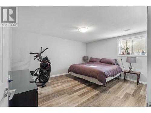 380 Melrose Place, Kamloops, BC - Indoor Photo Showing Bedroom