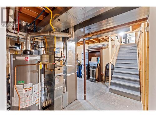 380 Melrose Place, Kamloops, BC - Indoor Photo Showing Basement