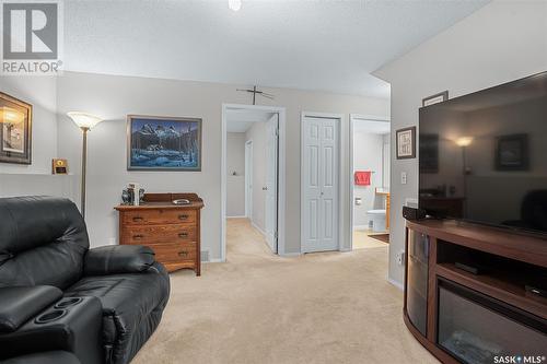 5 644 Heritage Lane, Saskatoon, SK - Indoor Photo Showing Living Room