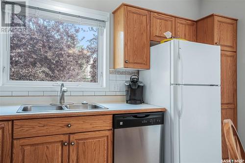 5 644 Heritage Lane, Saskatoon, SK - Indoor Photo Showing Kitchen With Double Sink