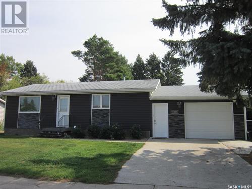 1107 Centre Street, Nipawin, SK - Outdoor