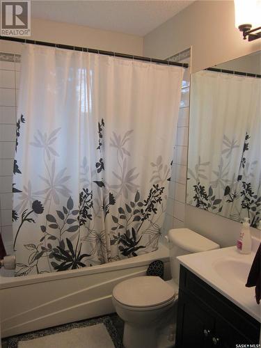 1107 Centre Street, Nipawin, SK - Indoor Photo Showing Bathroom