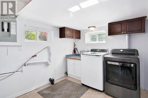 111 Gladstone Avenue, London, ON - Indoor Photo Showing Laundry Room