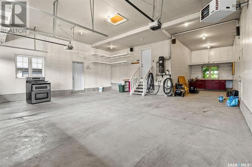 65 602 Cartwright Street, Saskatoon, SK - Indoor Photo Showing Garage