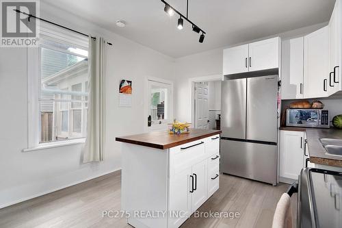 40 Young Street, Woodstock, ON - Indoor Photo Showing Kitchen