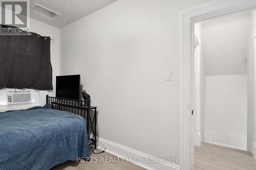 40 Young Street, Woodstock, ON - Indoor Photo Showing Bedroom