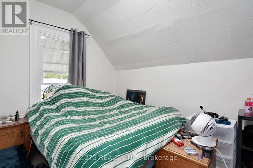 40 Young Street, Woodstock, ON - Indoor Photo Showing Bedroom