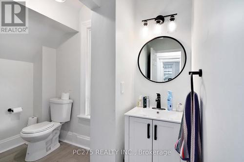 40 Young Street, Woodstock, ON - Indoor Photo Showing Bathroom