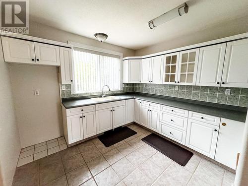 5106 49 Avenue, Pouce Coupe, BC - Indoor Photo Showing Kitchen