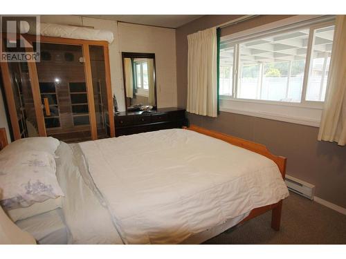 402 Conklin Avenue, Penticton, BC - Indoor Photo Showing Bedroom