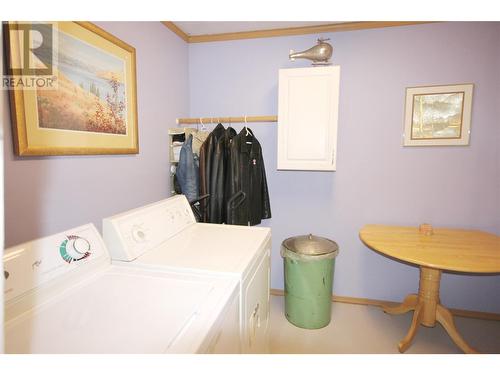 402 Conklin Avenue, Penticton, BC - Indoor Photo Showing Laundry Room