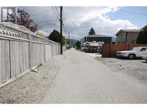 402 Conklin Avenue, Penticton, BC - Outdoor