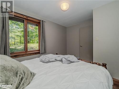 1071 Sunny Lake Road Unit# Unit 1, Gravenhurst, ON - Indoor Photo Showing Bedroom