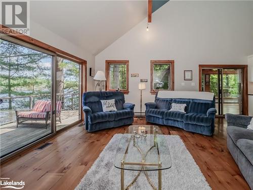 1071 Sunny Lake Road Unit# Unit 1, Gravenhurst, ON - Indoor Photo Showing Living Room