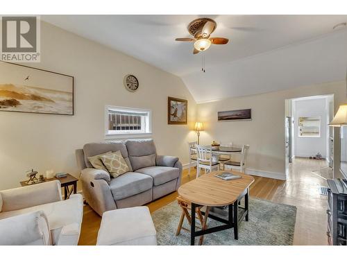 1643 8Th Avenue, Prince George, BC - Indoor Photo Showing Living Room