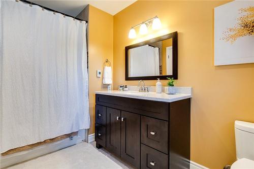 463 Wicklow Road, Burlington, ON - Indoor Photo Showing Bathroom