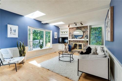 463 Wicklow Road, Burlington, ON - Indoor Photo Showing Living Room With Fireplace