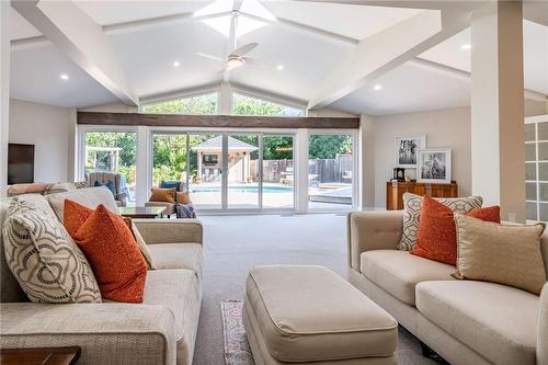 2159 Britannia Road, Burlington, ON - Indoor Photo Showing Living Room