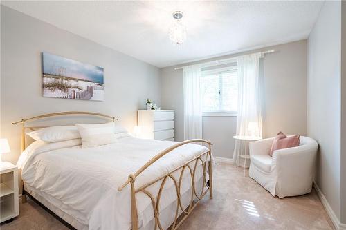 2159 Britannia Road, Burlington, ON - Indoor Photo Showing Bedroom