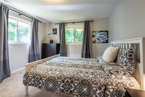 2159 Britannia Road, Burlington, ON - Indoor Photo Showing Bedroom