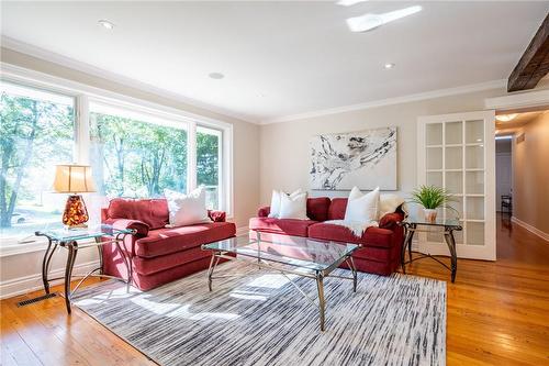 2159 Britannia Road, Burlington, ON - Indoor Photo Showing Living Room