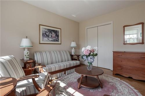 2142 Side Road 1, Burlington, ON - Indoor Photo Showing Living Room