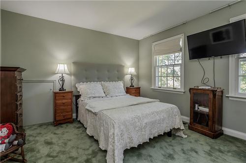 2142 Side Road 1, Burlington, ON - Indoor Photo Showing Bedroom