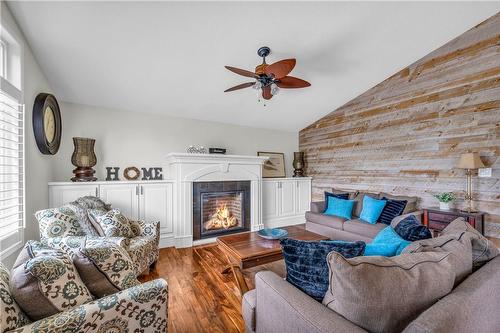 7 Pembroke Circle, Grimsby, ON - Indoor Photo Showing Living Room With Fireplace