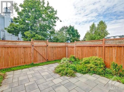 Backyard - 39 Castlegreen Private, Ottawa, ON - Outdoor