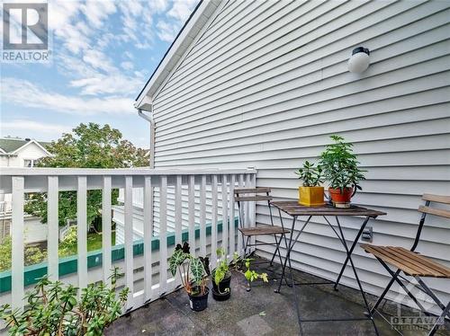 Kitchen balcony - 39 Castlegreen Private, Ottawa, ON - Outdoor With Balcony