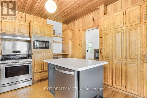 2970 Bay Road, Prescott And Russell, ON - Indoor Photo Showing Kitchen