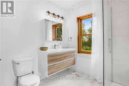 2970 Bay Road, Prescott And Russell, ON - Indoor Photo Showing Bathroom