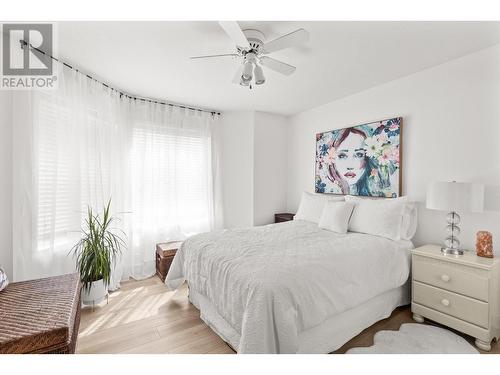 769 Klo Road Unit# 413, Kelowna, BC - Indoor Photo Showing Bedroom