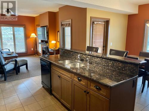 1200 Rancher Creek Road Unit# 448, Osoyoos, BC - Indoor Photo Showing Kitchen With Double Sink